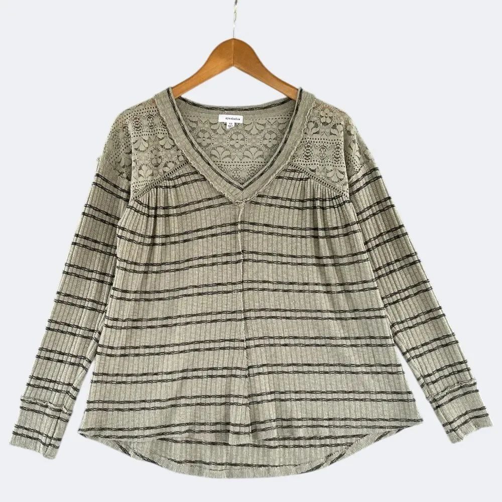 🎉5 for $45🎉 Eyeshadow top blouse shirt size XS